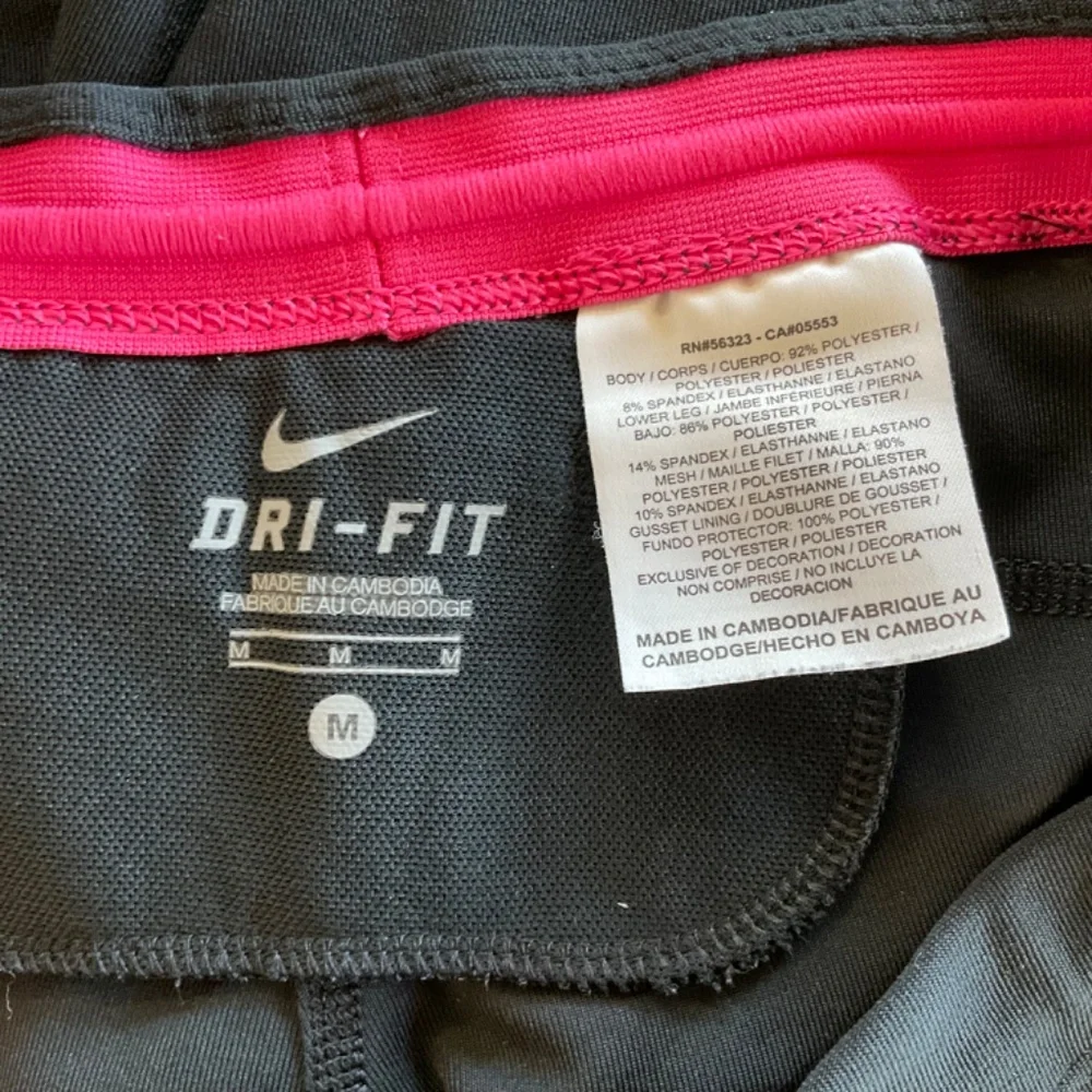 Nike Dri-Fit Crop Leggings. Black/Hot Pink. Size M - Picture 4 of 5